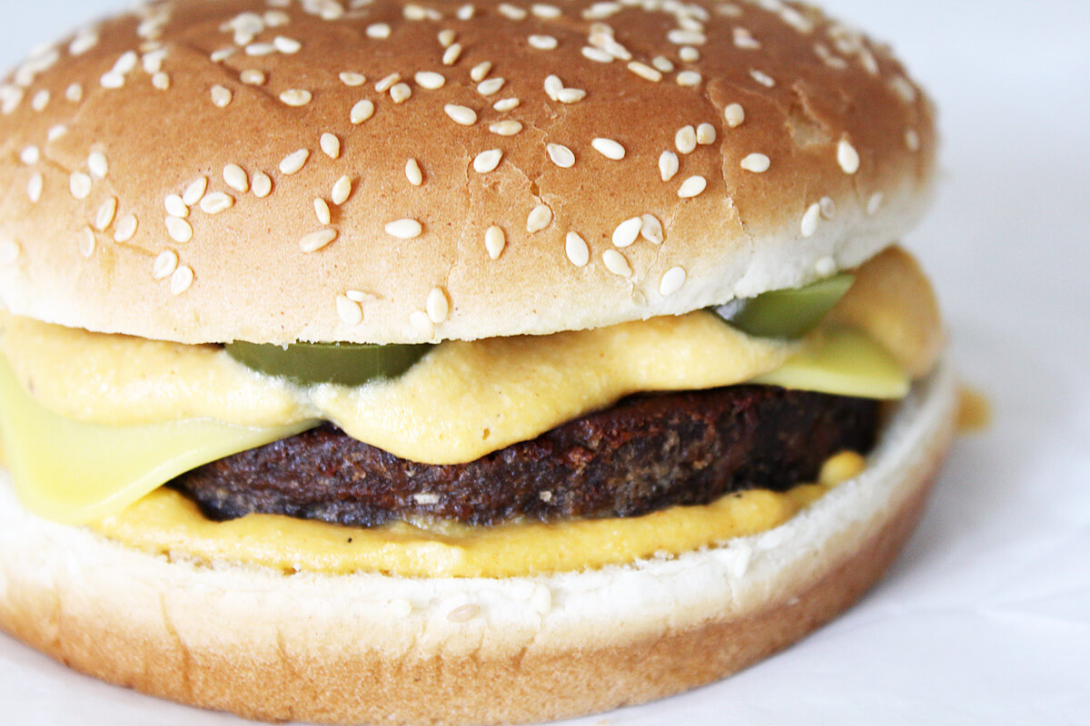 Chili Cheese Burgers (Vegan)