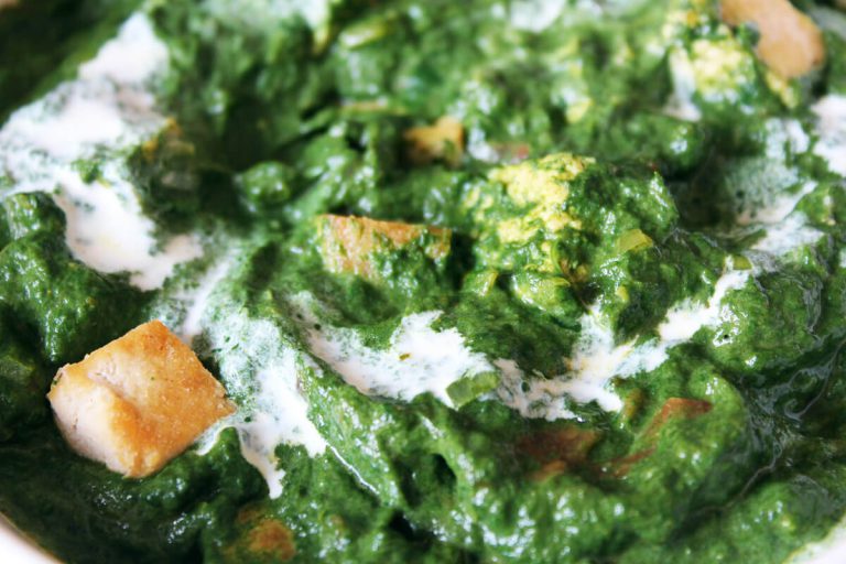 Palak Tofu – Indisches Spinatcurry mit Tofu