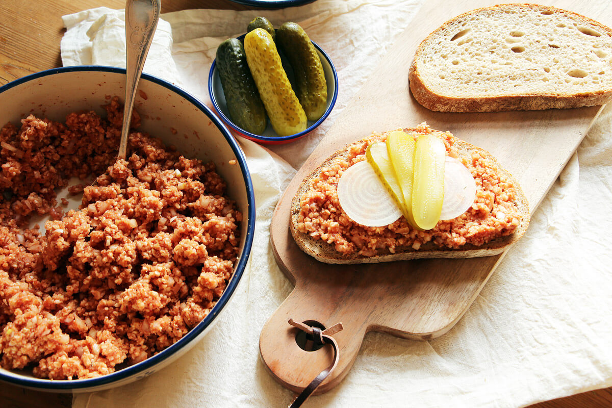 Vegan Mett (German minced pork meat)