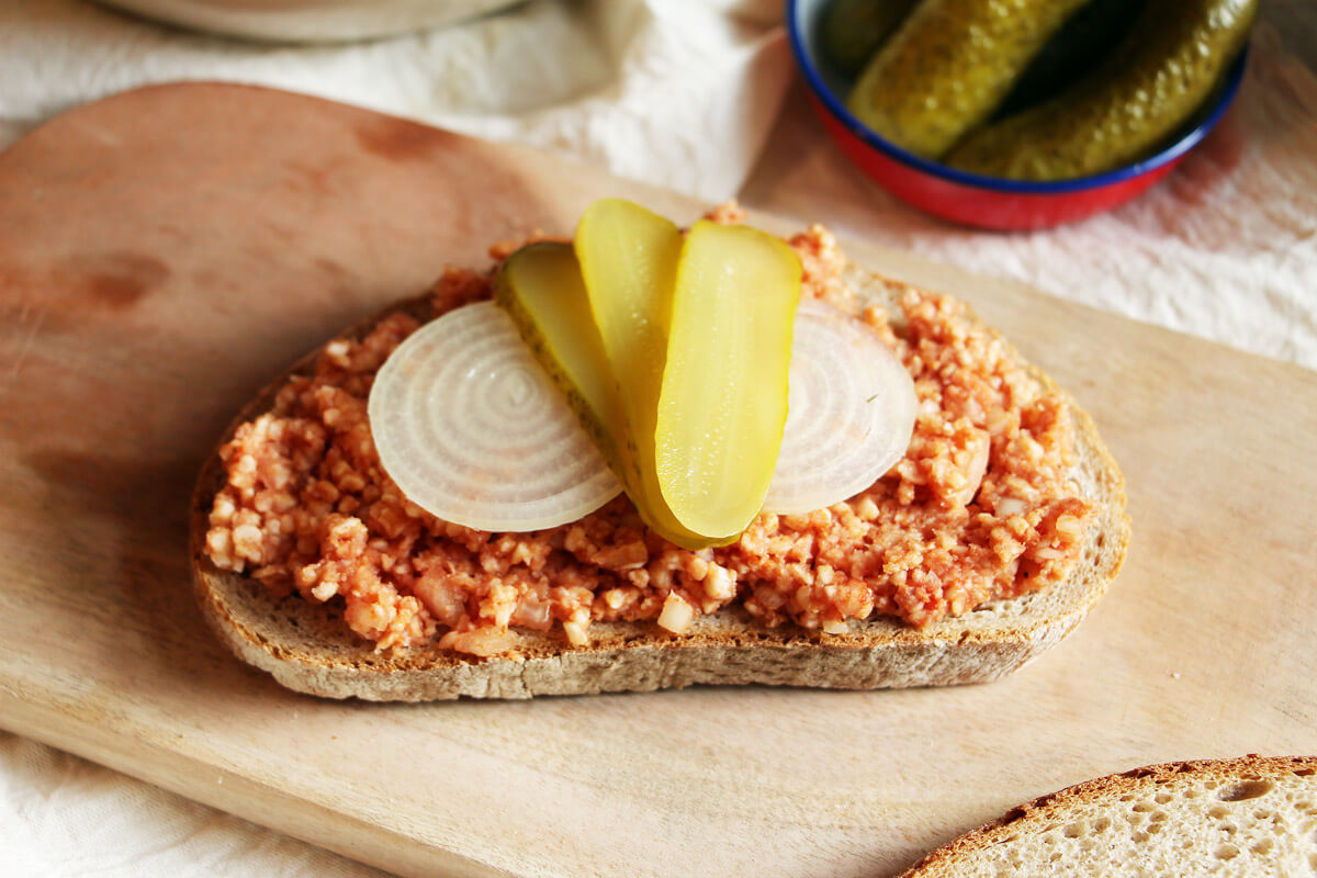 Vegan Mett (German minced pork meat)