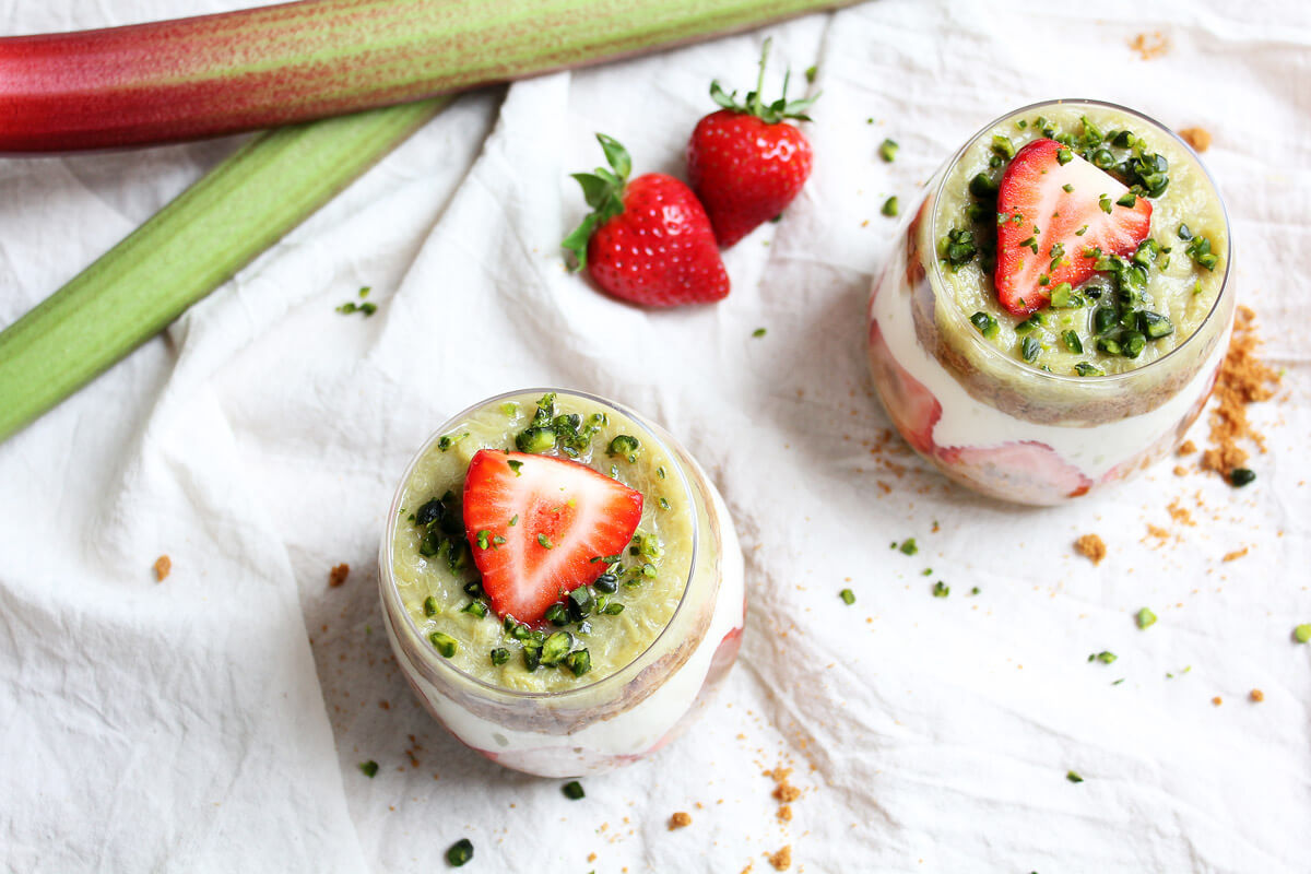 Vegan Strawberry Rhubarb Trifle