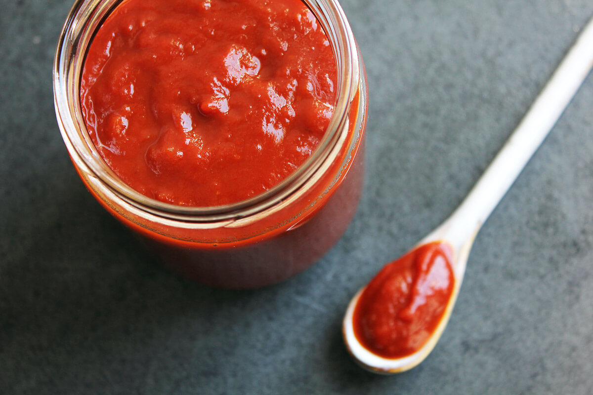 BBQ-Sauce with Maple Syrup and Apple