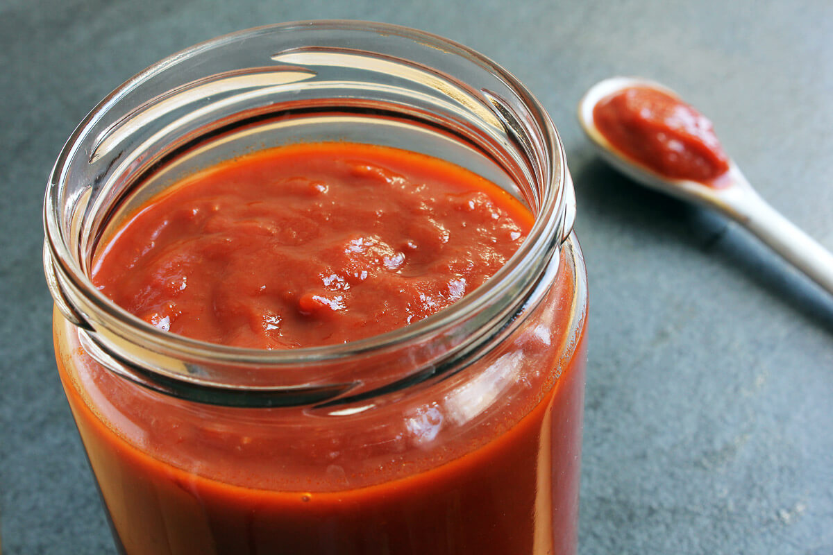 BBQ-Sauce with Maple Syrup and Apple