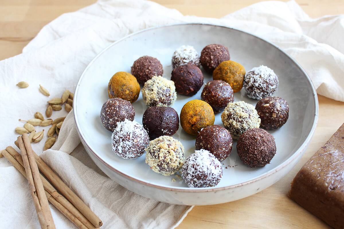 Energy Balls With Dates