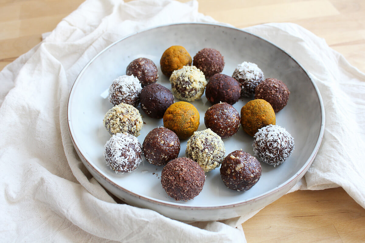 Energy Balls With Dates