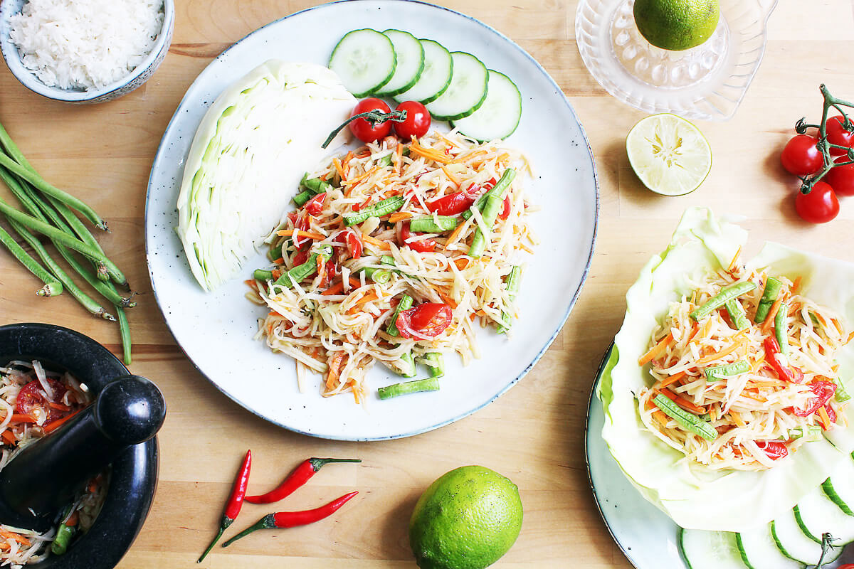 Kohlrabi-Salat nach thailändischer Art (Som Tam)