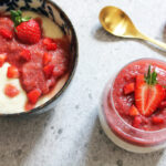 Veganer Grießbrei mit Erdbeer-Rhabarber-Kompott