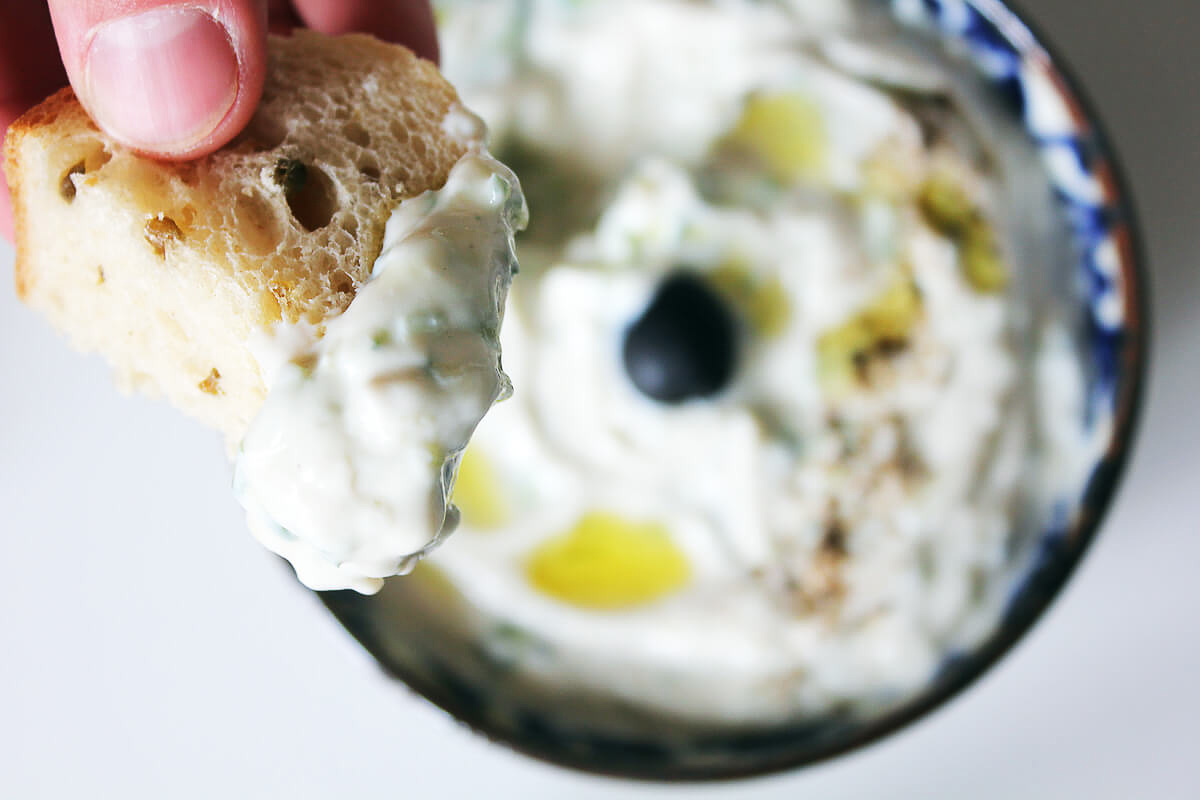 Veganes Tzatziki – Griechischer Joghurt-Dip