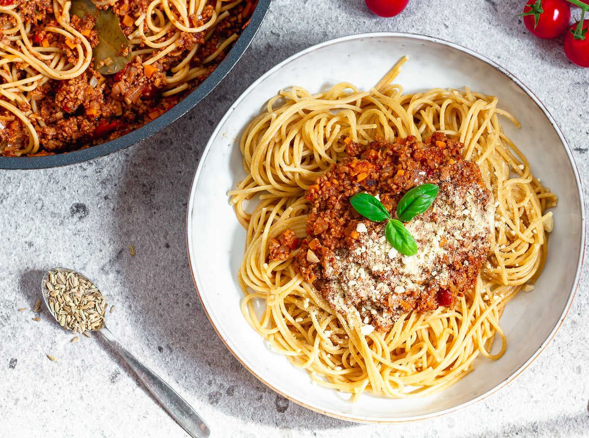 Vegan Spaghetti with Ragù di Salsiccia