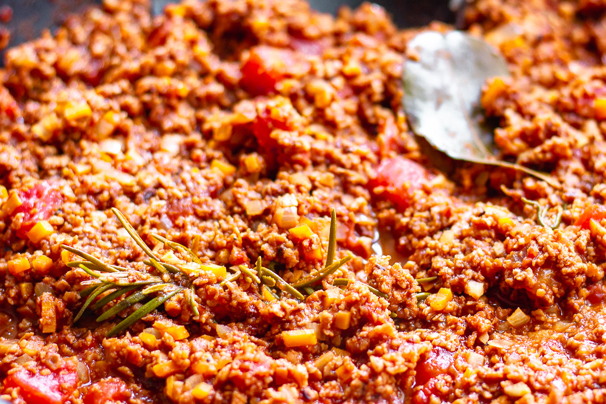 Vegan Spaghetti with Ragù di Salsiccia