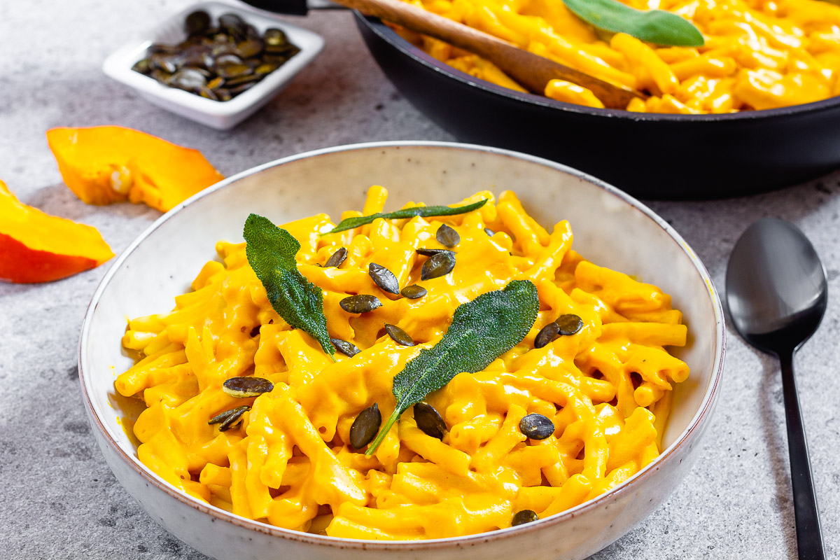 Vegan Pumpkin Mac and Cheese