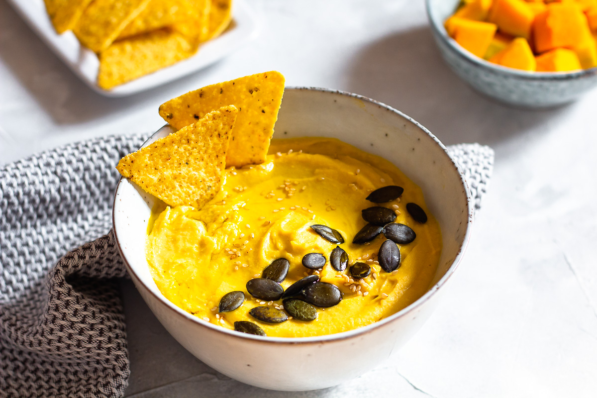 Creamy Pumpkin Hummus