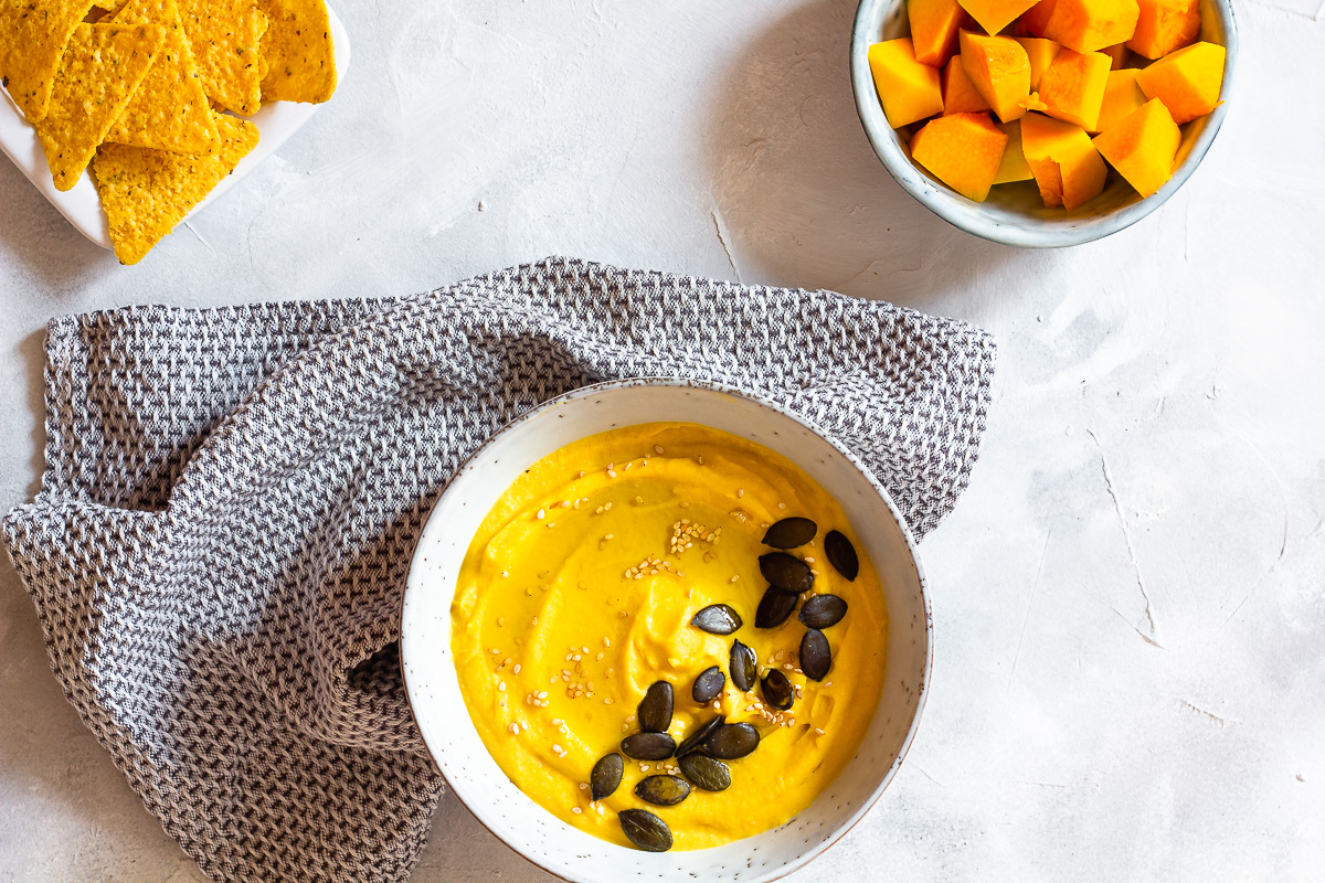 Creamy Pumpkin Hummus