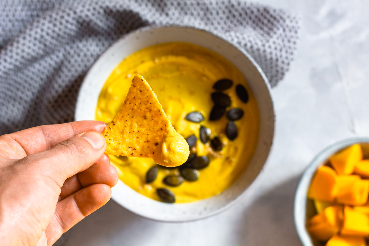 Creamy Pumpkin Hummus