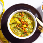 Kohlrabi-Curry mit gerösteten Kichererbsen