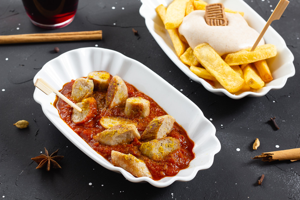 Wintry Currywurst with Mulled Wine Sauce (Vegan)