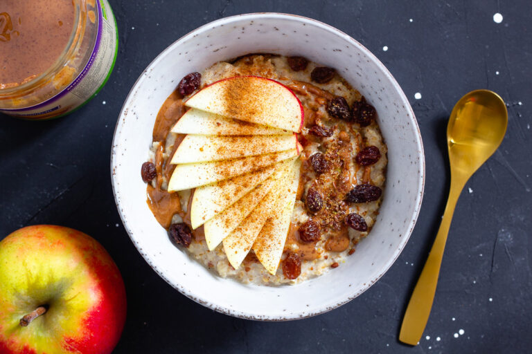 Super Quick Porridge with Apple, Cinnamon & Almond