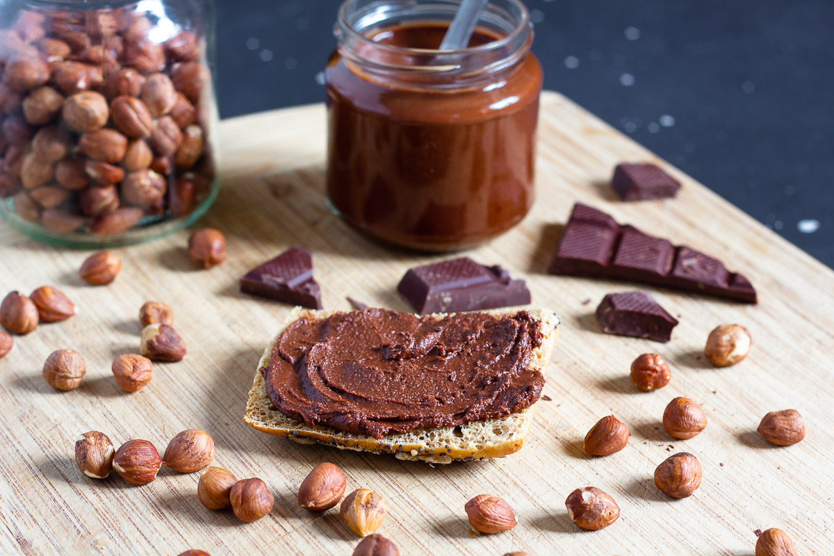 Vegan Nutella (Hazelnut Spread with Cocoa) - Cheap And Cheerful Cooking