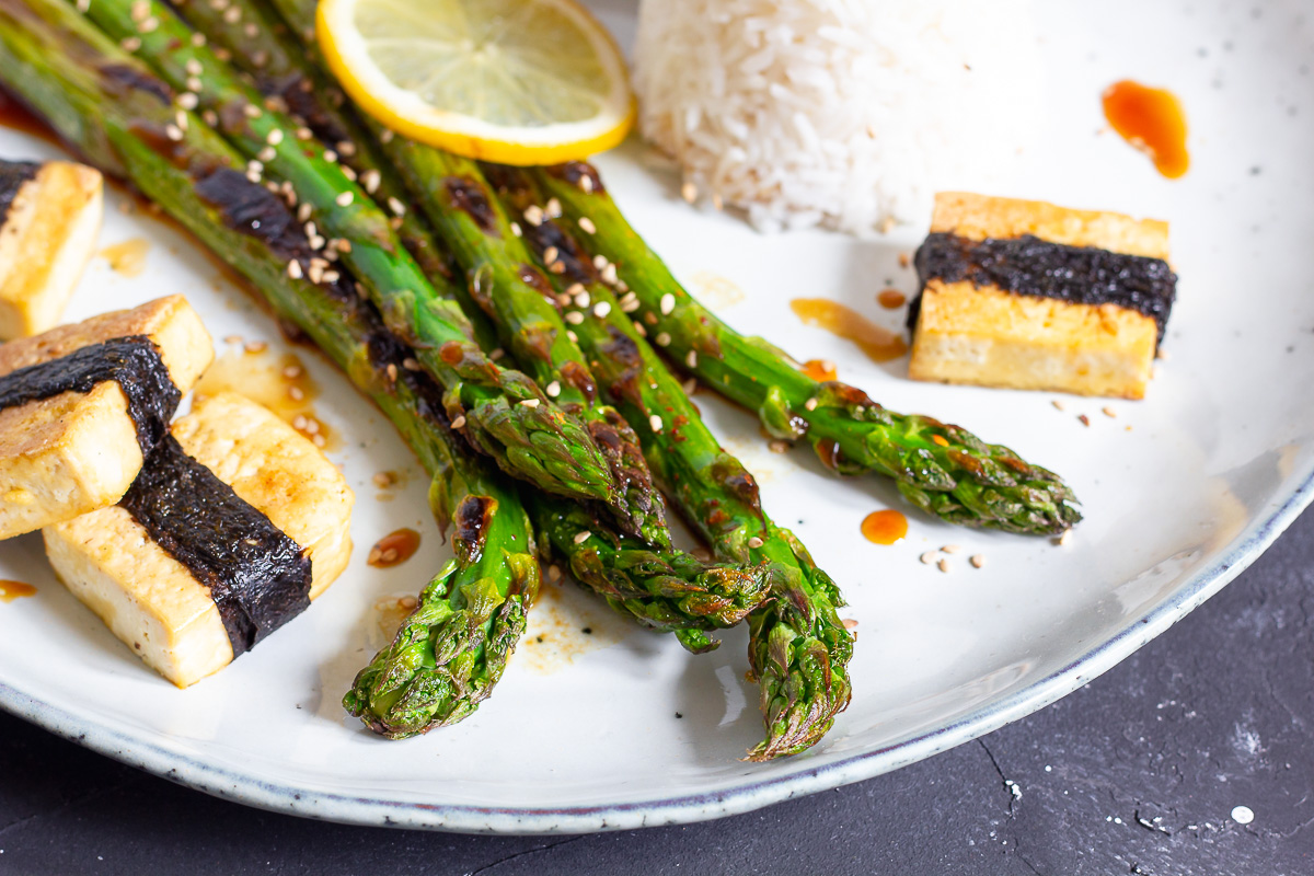 Green Asparagus with Soy Dressing and Tofu