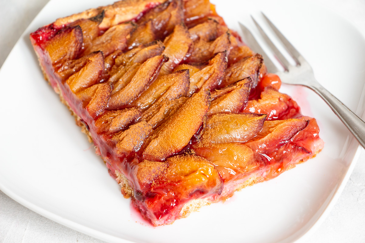 Vegan Plum Cake