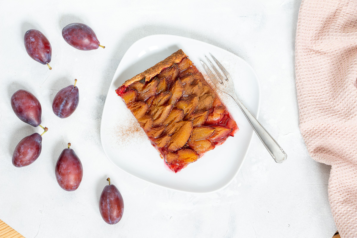 Vegan Plum Cake