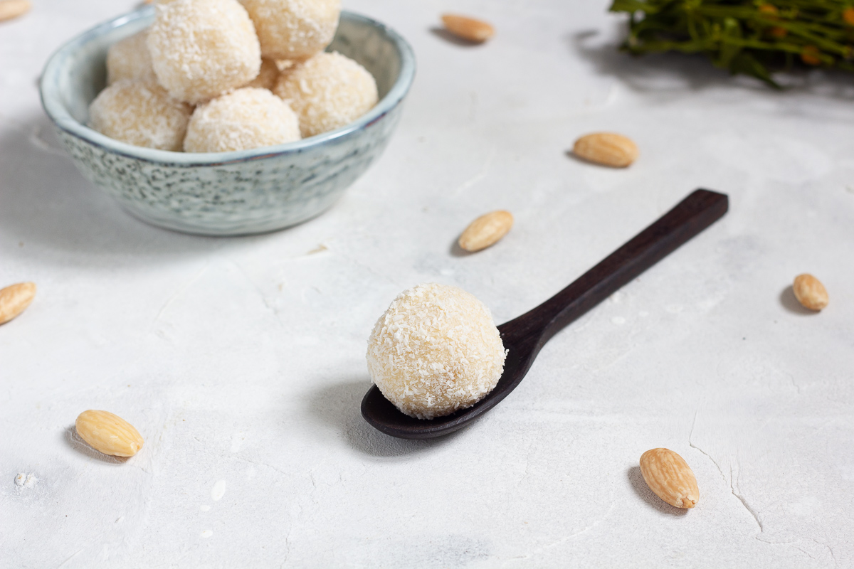 Vegan Raffaello Balls