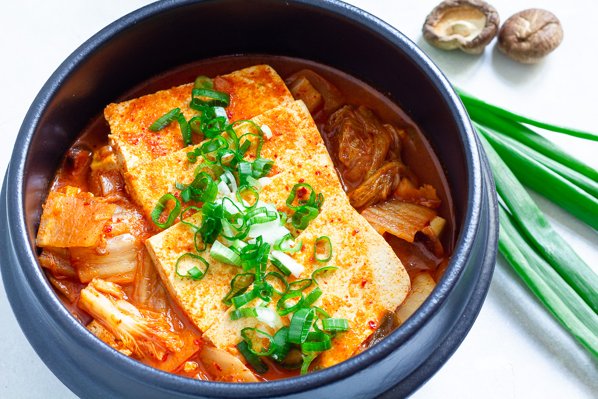 Vegan Kimchi Jjigae - Korean Kimchi Stew