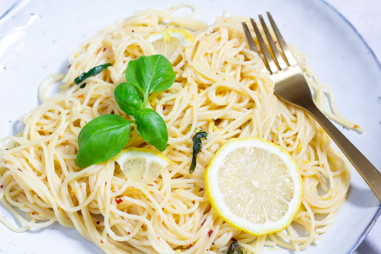 One Pot Lemon Pasta (Pasta al limone)