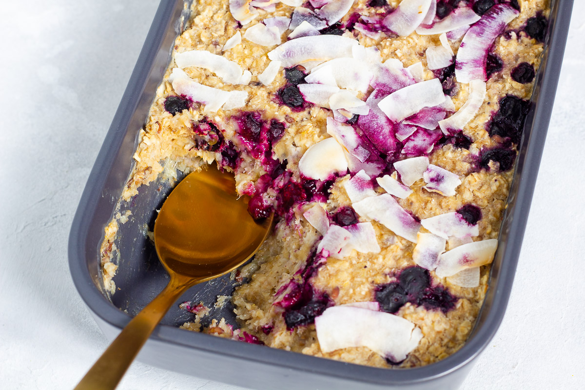 Vegan Blueberry Baked Oats