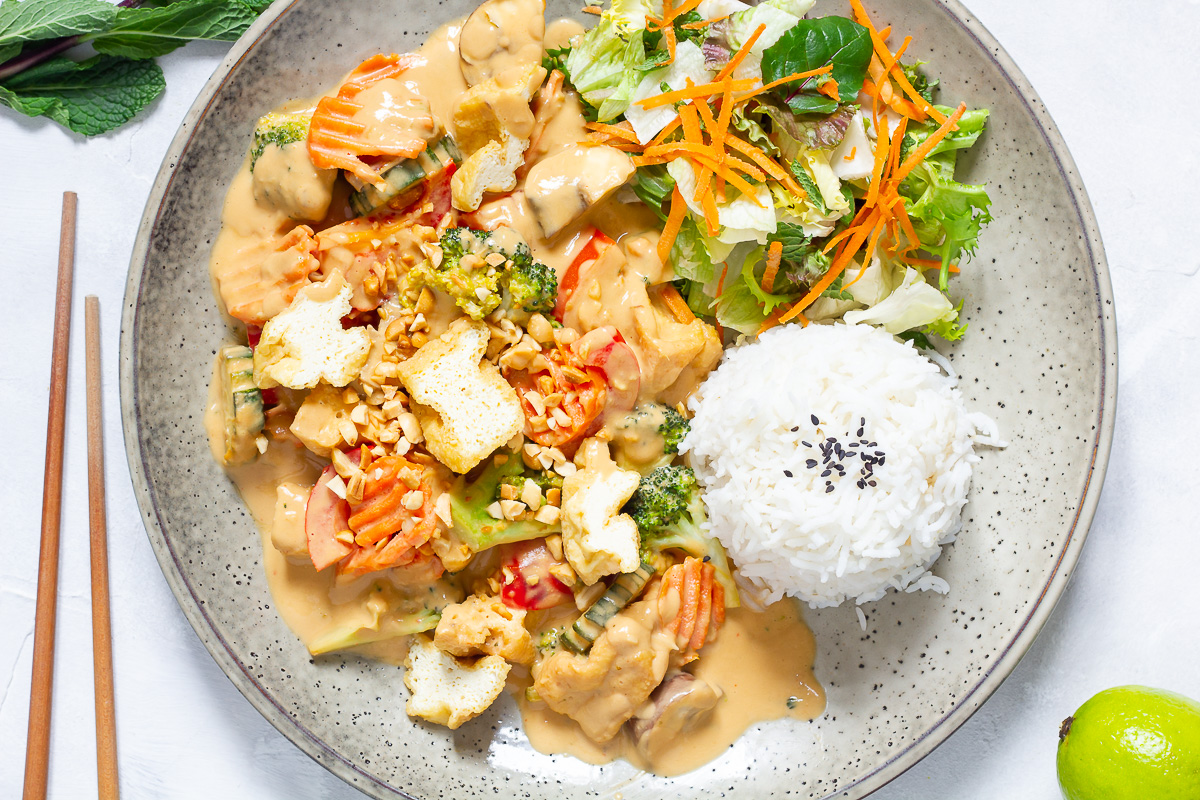 Vegetables with Tofu in Peanut Sauce (Cơm sốt lạc)