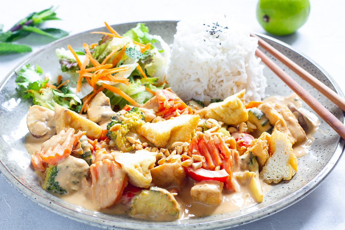 Vegetables with Tofu in Peanut Sauce (Cơm sốt lạc)