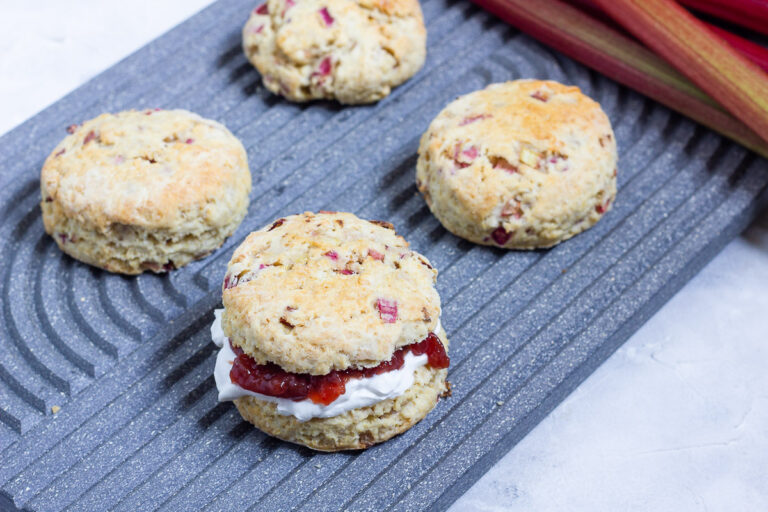 Vegane Rhabarber Scones