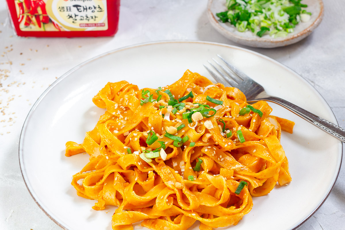 10-Minute Gochujang Pasta (Vegan)