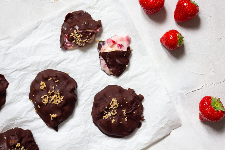 Vegan Strawberry Yogurt Clusters (only 3 Ingredients)