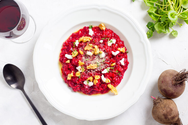 Veganes Rote-Bete-Risotto mit Walnuss