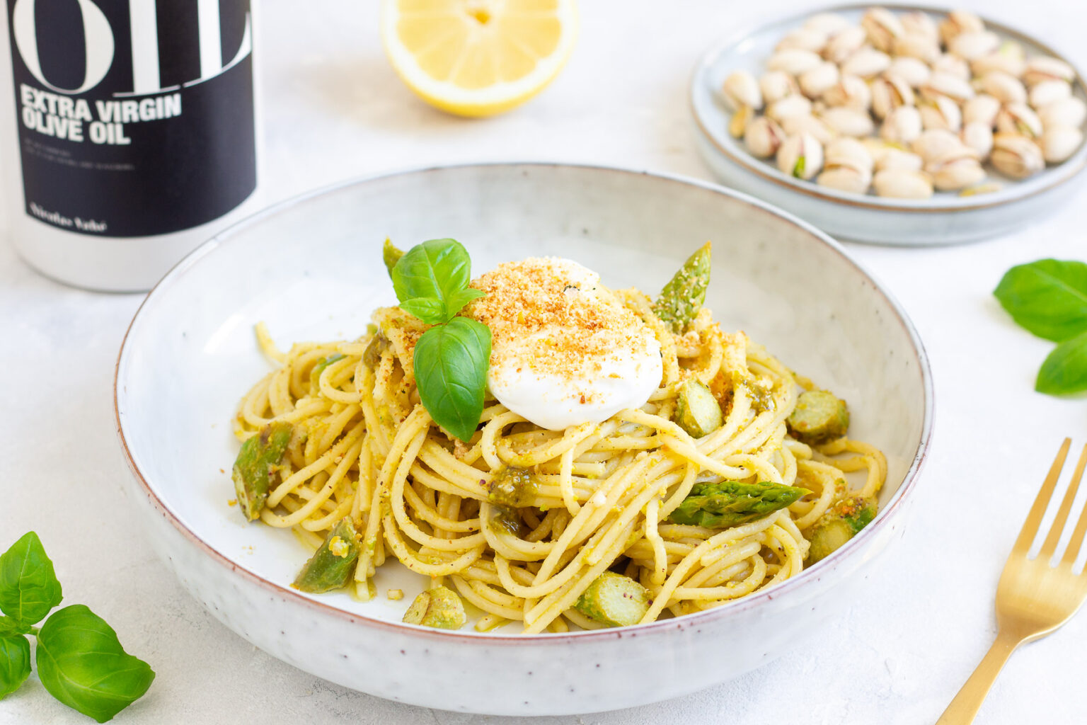Vegane Spargel-Pasta mit Pistazienpesto - Cheap And Cheerful Cooking